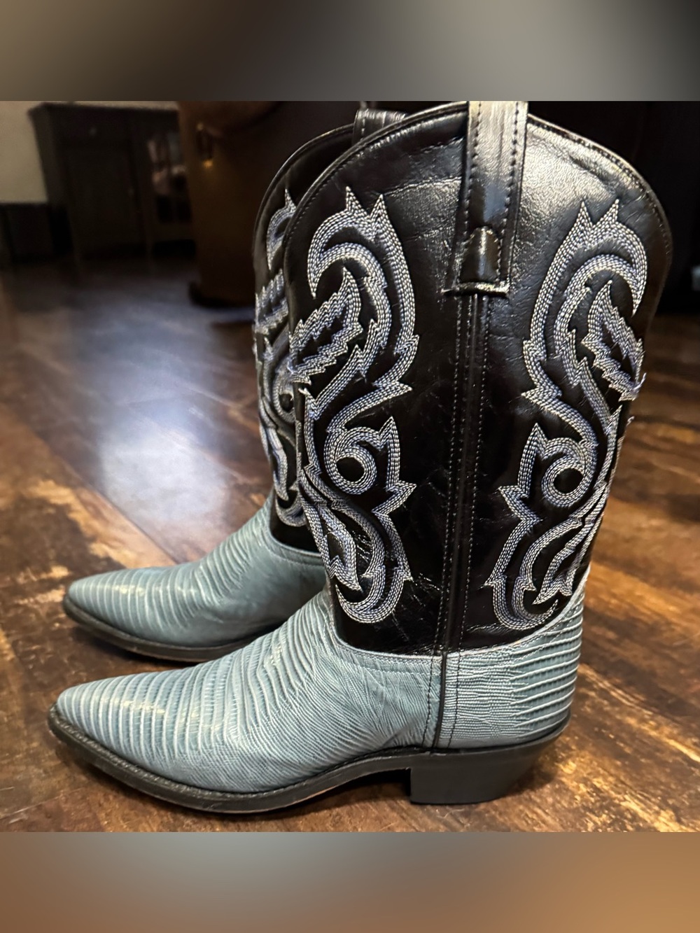 Unbranded Women’s Lizard Toe Western  Size 8